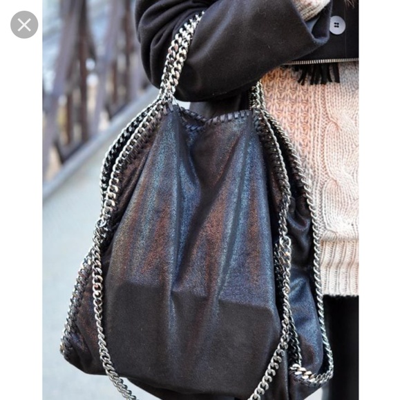 Mettalic-Look Trendy Handbag - Picture 6 of 7